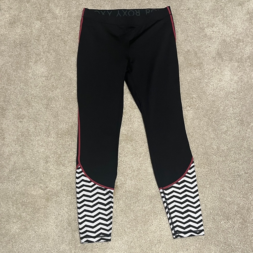 Roxy Black Leggings with Chevron Pattern and Pink Seams